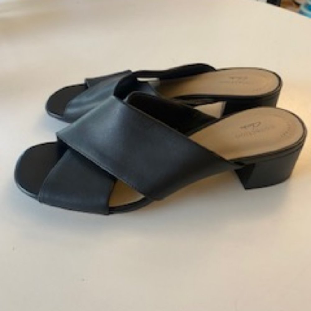 Black Clarks Caroleigh Erin Sandal, size 9